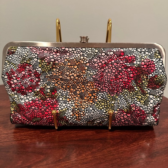 HOBO Lauren Stingray Floral Clutch, retired - Picture 1 of 10